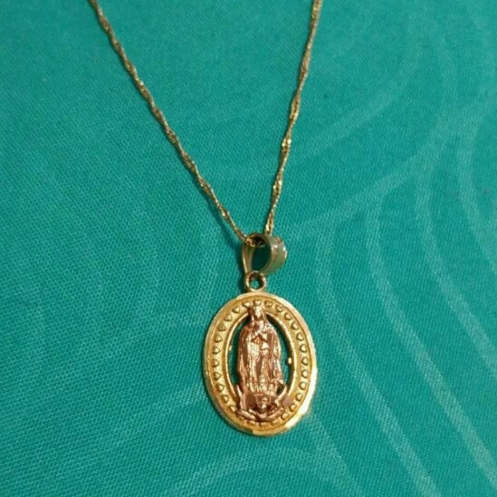 14K Gold Virgin Mary Necklace - Picture 3 of 10
